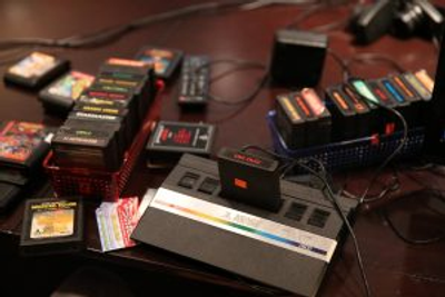Capa do artigo Os consoles retrô estão de volta: conheça alguns deles