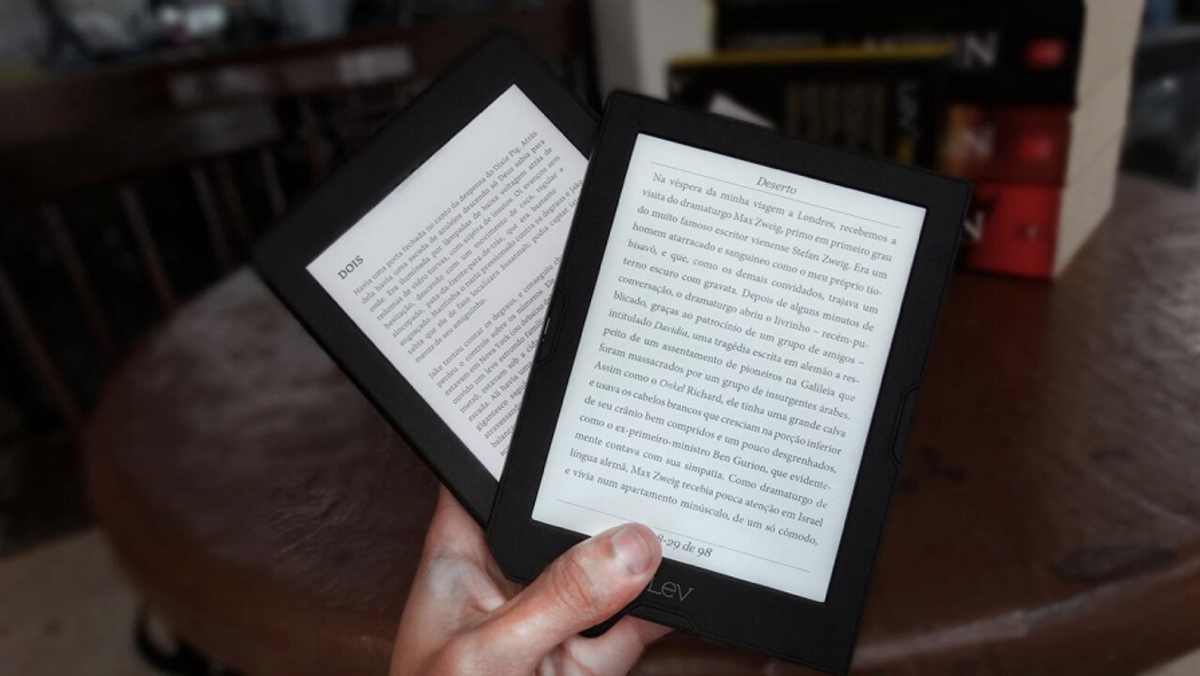 Kindle ou Lev: Qual o melhor leitor de livros digitais?