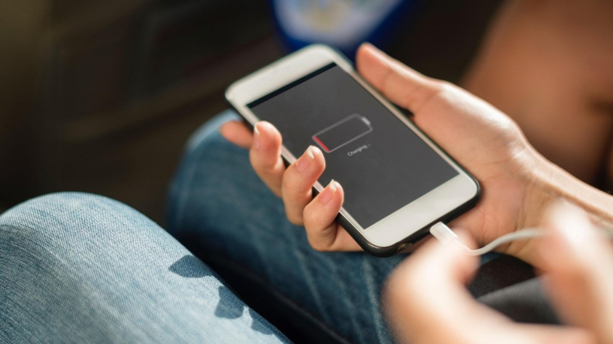 Mito ou Verdade: baterias de celular viciam?