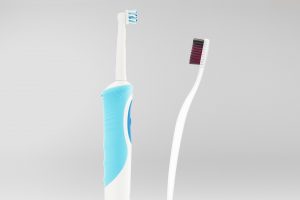 Vale a pena comprar escova dental elétrica?