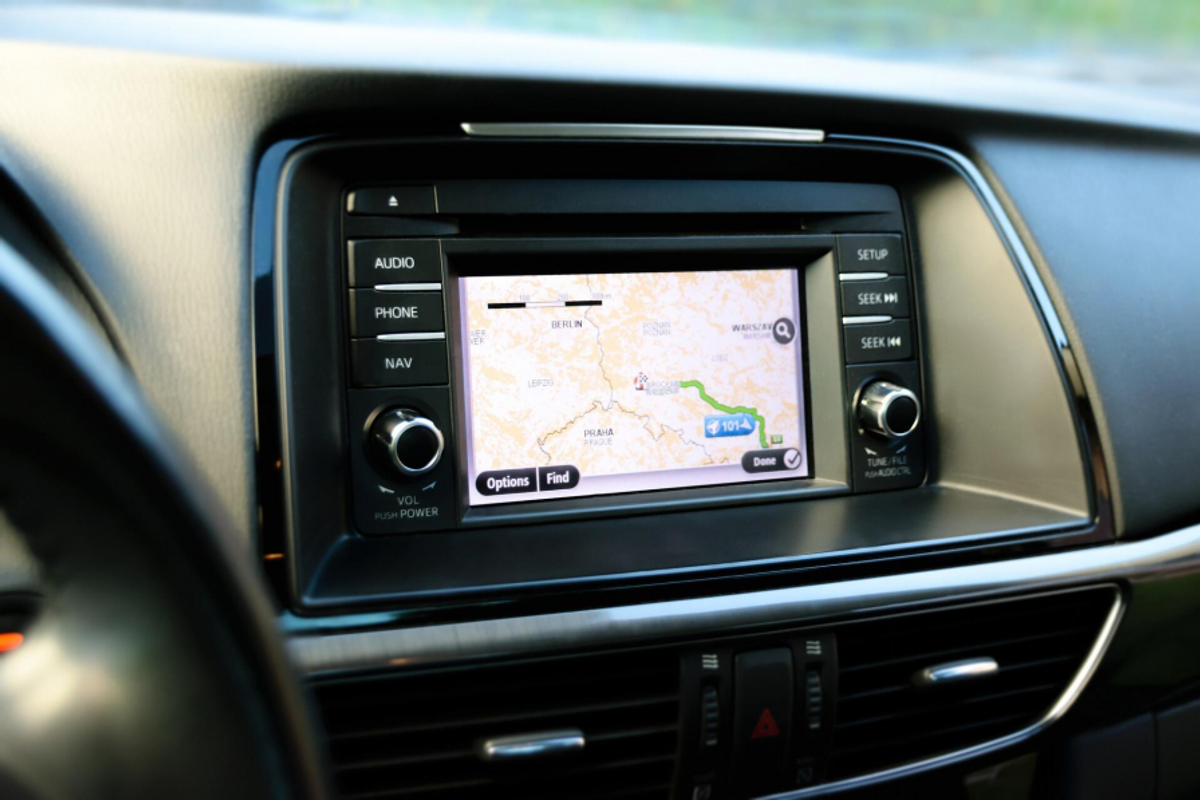 O que é central multimídia: lazer, informação e conforto dentro do seu carro