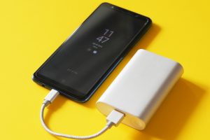 Capa do artigo Melhor Power Bank: 10 opções de carregadores portáteis em 2024