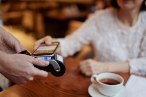 Comunicação por aproximação: benefícios de um celular com NFC