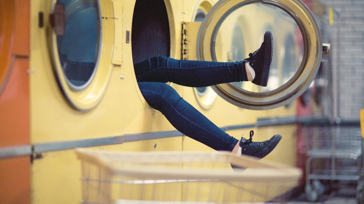 Lavar tênis na máquina de lavar: erro ou praticidade?