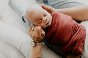 O que é cueiro e para que usá-lo no bebê?