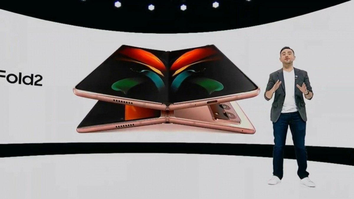 Novo Galaxy Z Fold 2 possui tela externa maior e melhorias na dobradiça