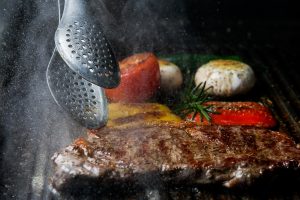 Capa do artigo Sanduicheira ou grill: qual é melhor para lanches e comidas?