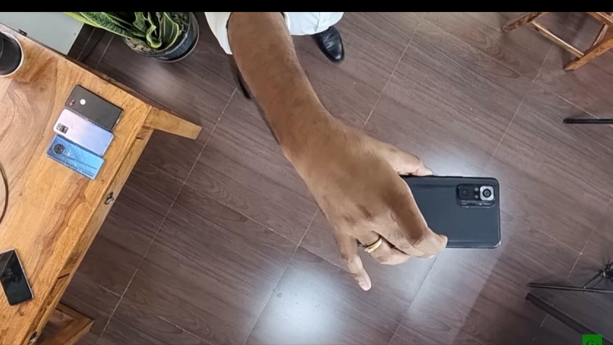 Redmi Note 10 Pro sofre em teste de resistência e acaba partido ao meio