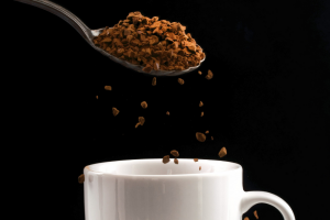 O que é café solúvel? Quais as vantagens e desvantagens