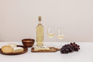 Capa do artigo Vinho branco bom e barato: conheça 8 opções