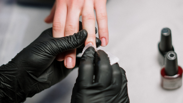 Capa do artigo Materiais para manicure iniciante: monte seu kit de atendimento