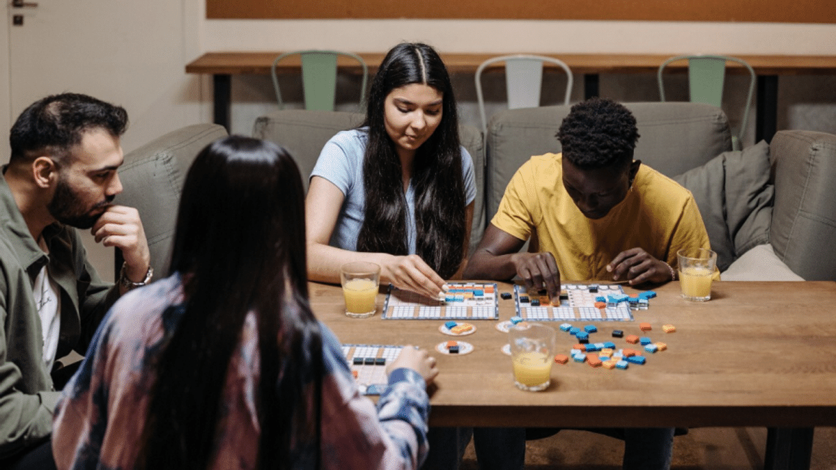 5 jogos de tabuleiro para se divertir com a família e amigos – Blog Vou  Comprar